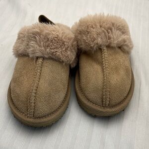 Nicole Miller New York Child Size 7 Cozy Tan Kids Shoe Tried Not Worn